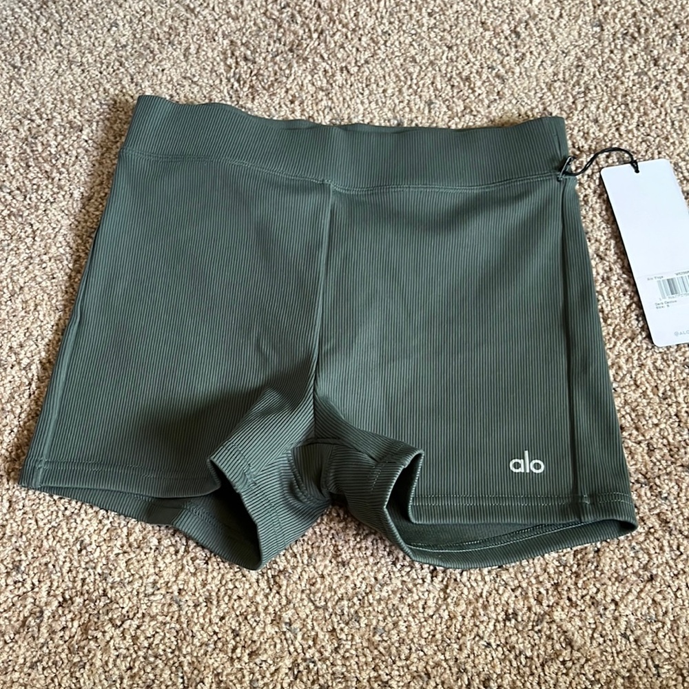 Dark cactus ALO yoga shorts.